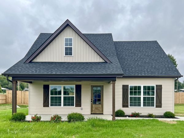 1101 Brook Ct , Franklin, KY 42134
