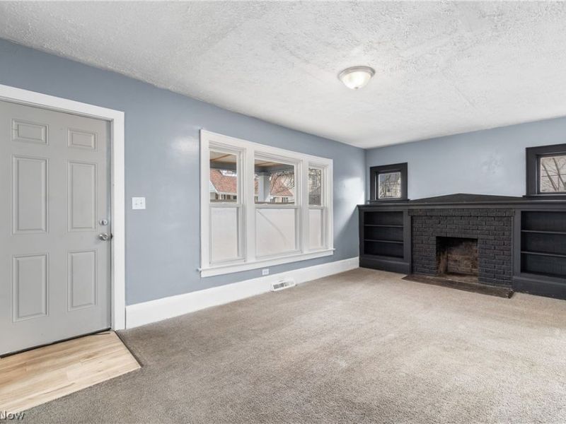 594 Columbia Avenue, Akron, OH 44310 Photo 4