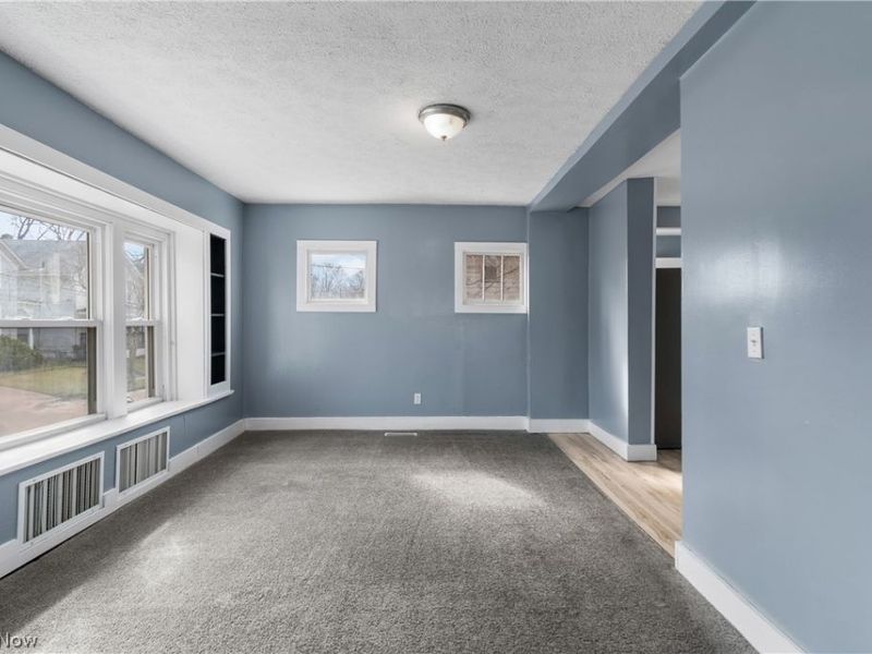 594 Columbia Avenue, Akron, OH 44310 Photo 9