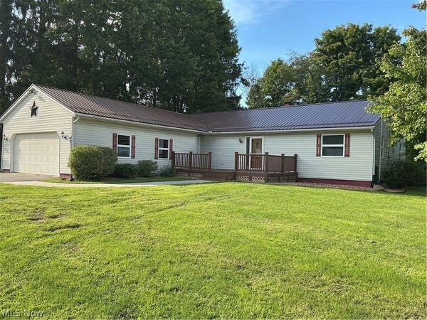 4237 Fairfield School Road , Leetonia, OH 44431