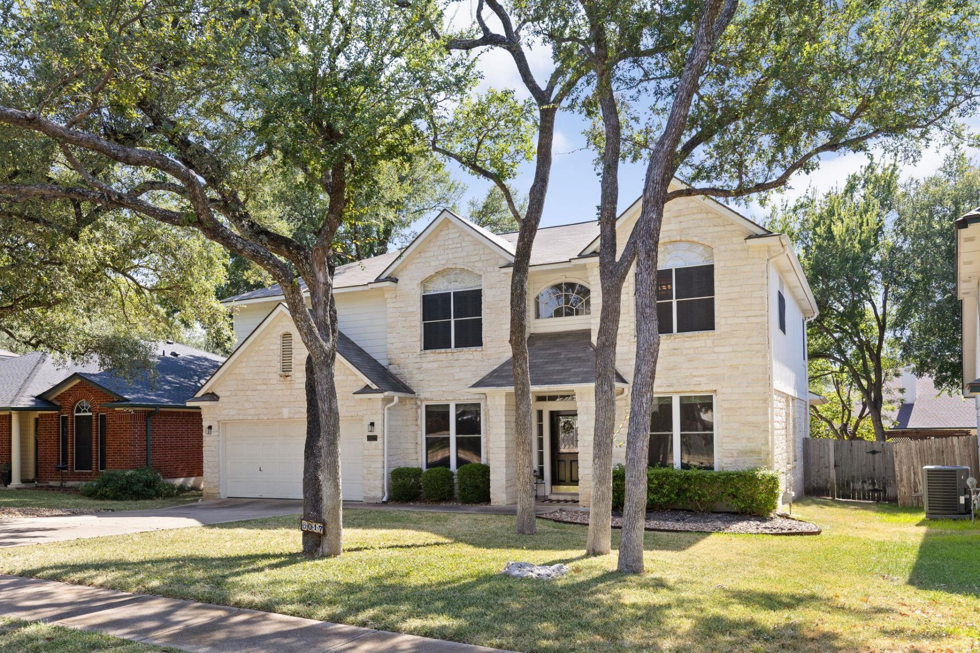 8017 Luling Ln, Austin, TX 78729 Main Photo