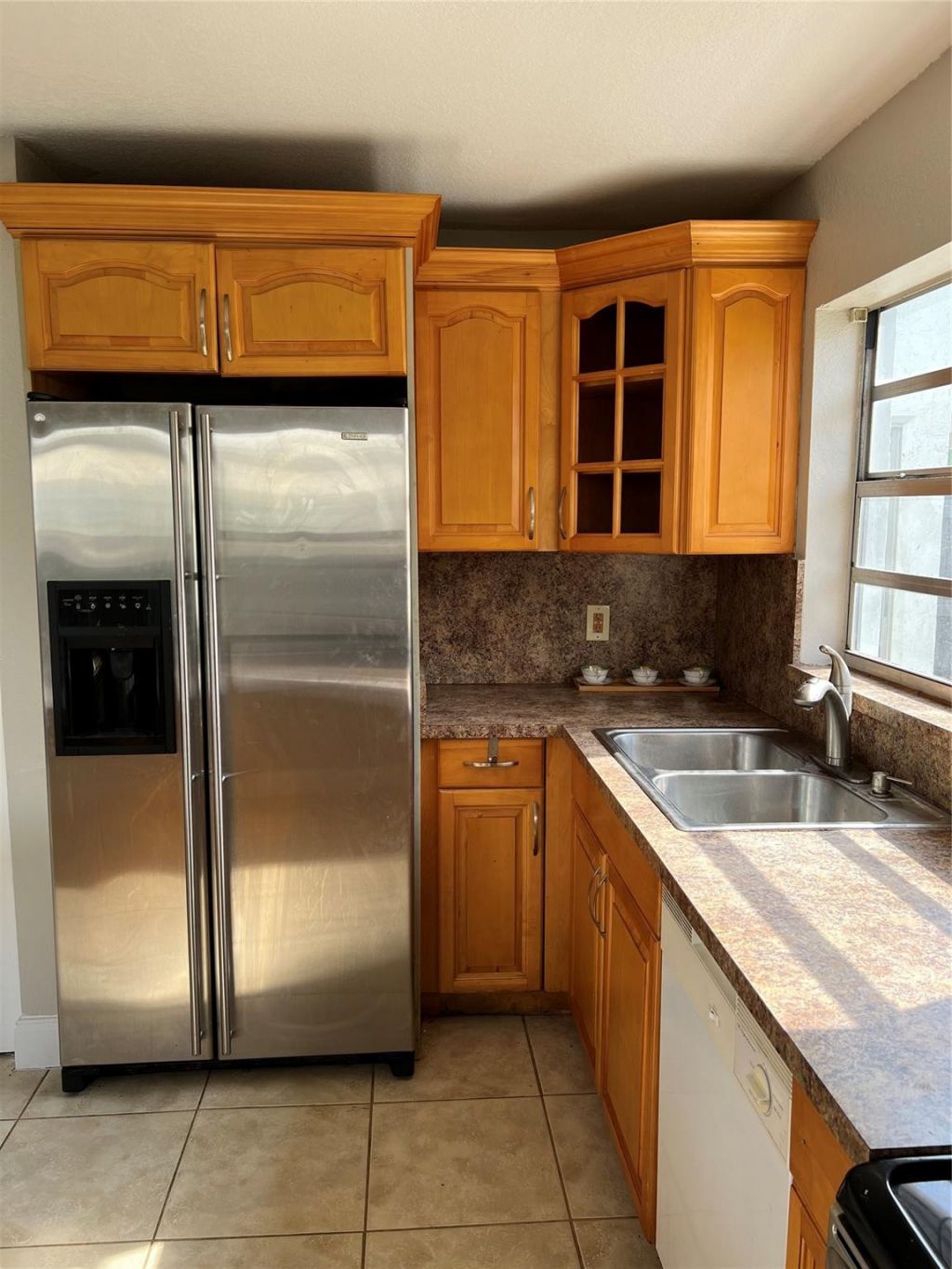 8265 NW 192nd Terrace, Hialeah, FL 33015 Photo