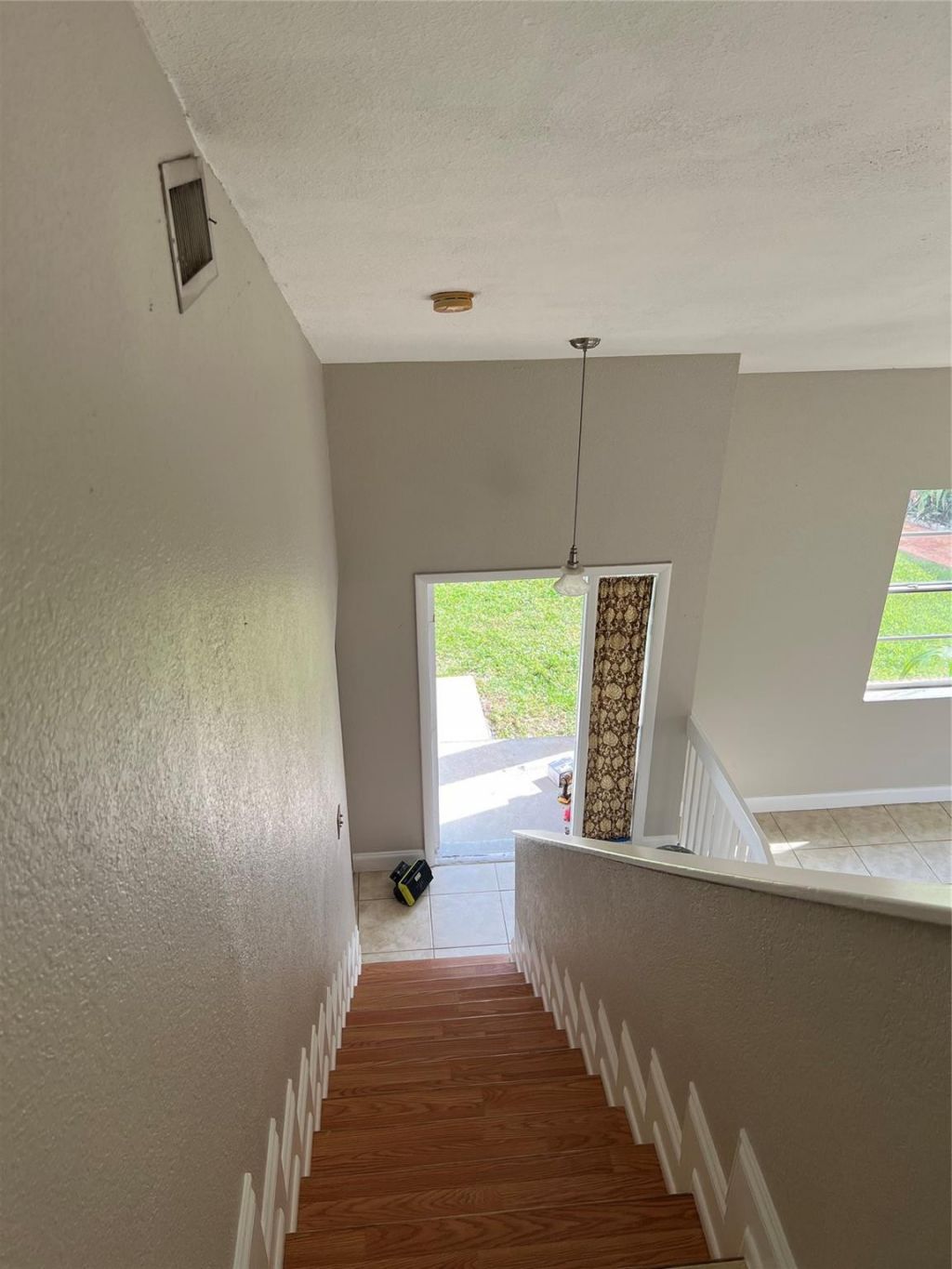 8265 NW 192nd Terrace, Hialeah, FL 33015 Photo