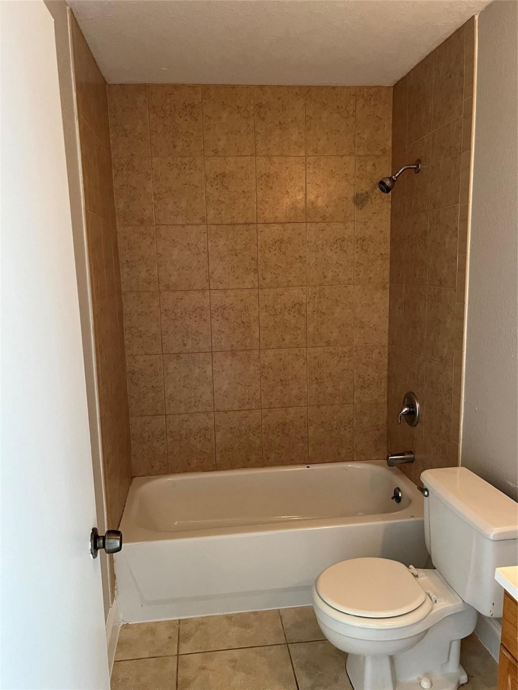 8265 NW 192nd Terrace, Hialeah, FL 33015 Photo