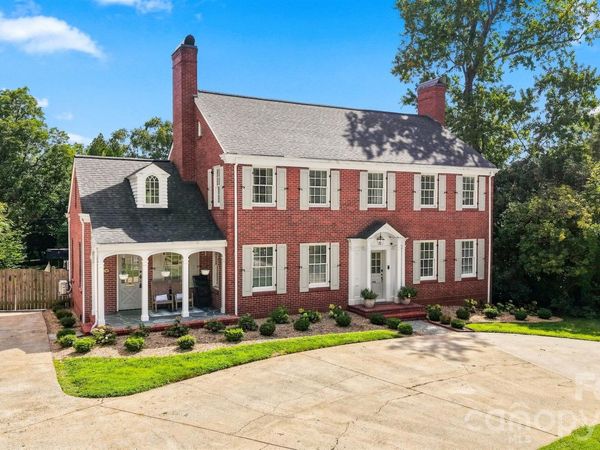 525 2nd Avenue NW, Hickory, NC 28601