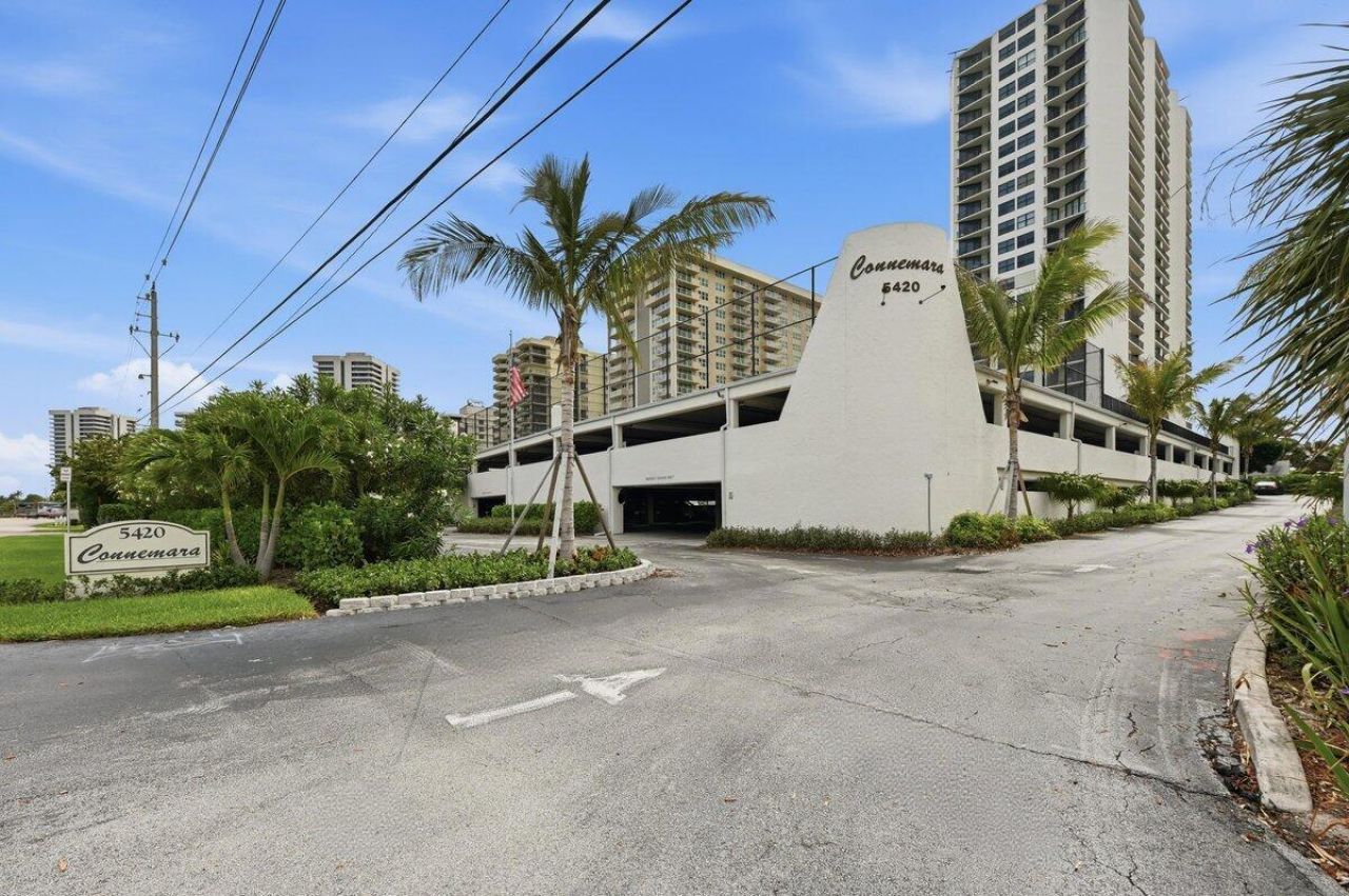 5420 N Ocean Drive, West Palm Beach, FL 33404 Photo
