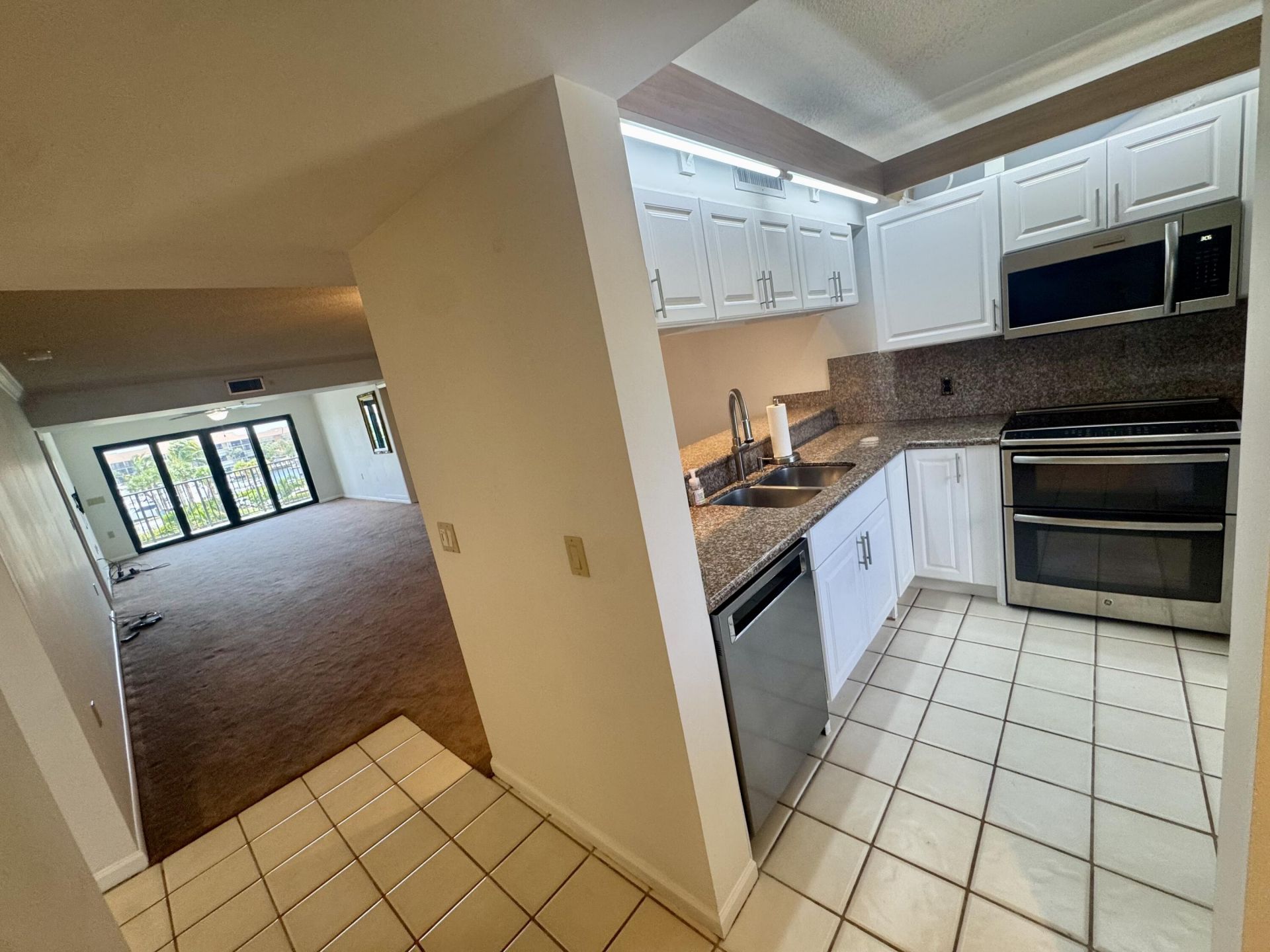 601 Seafarer Circle, Unit 405, Jupiter, FL 33477 Photo