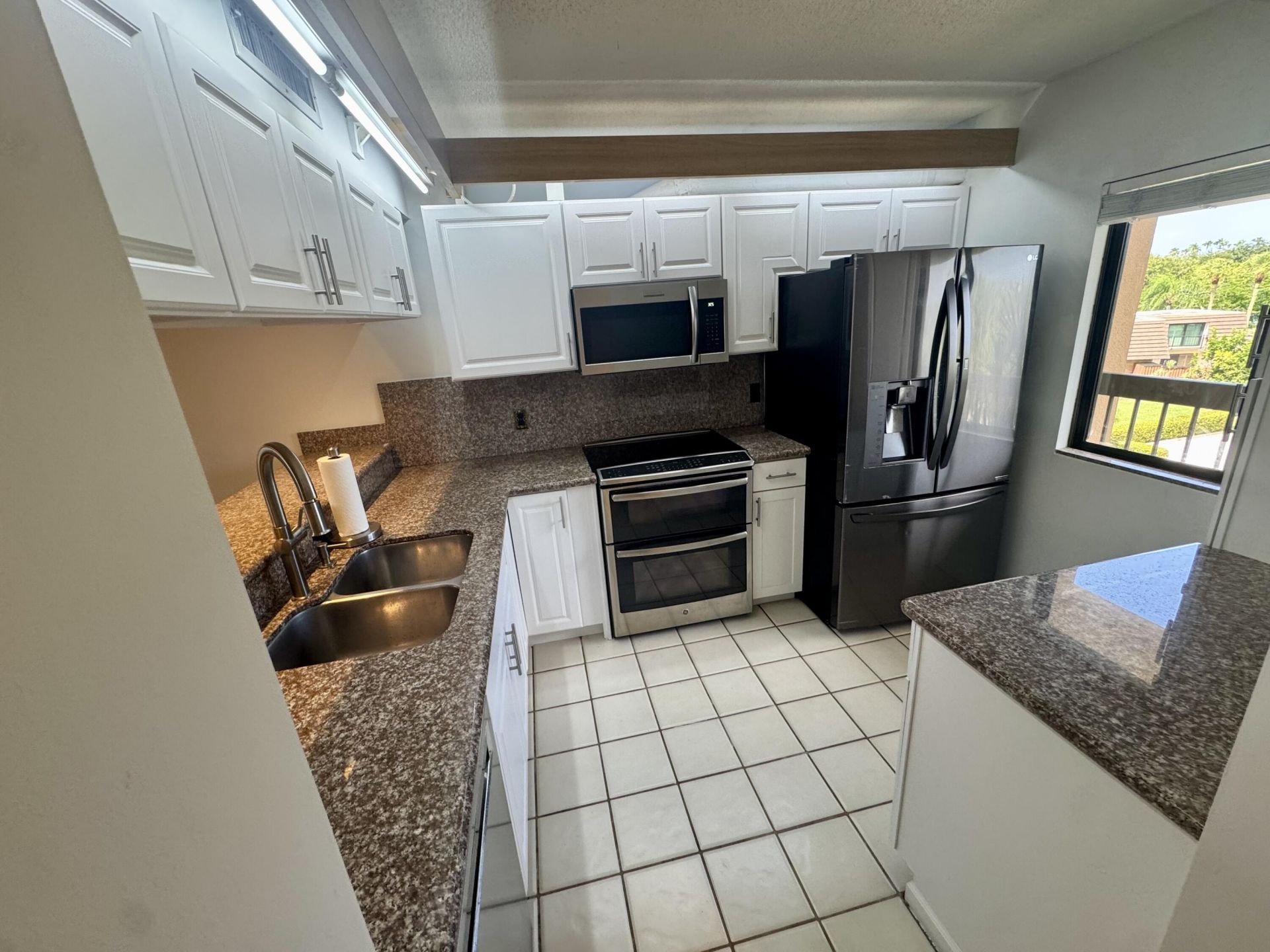 601 Seafarer Circle, Unit 405, Jupiter, FL 33477 Photo