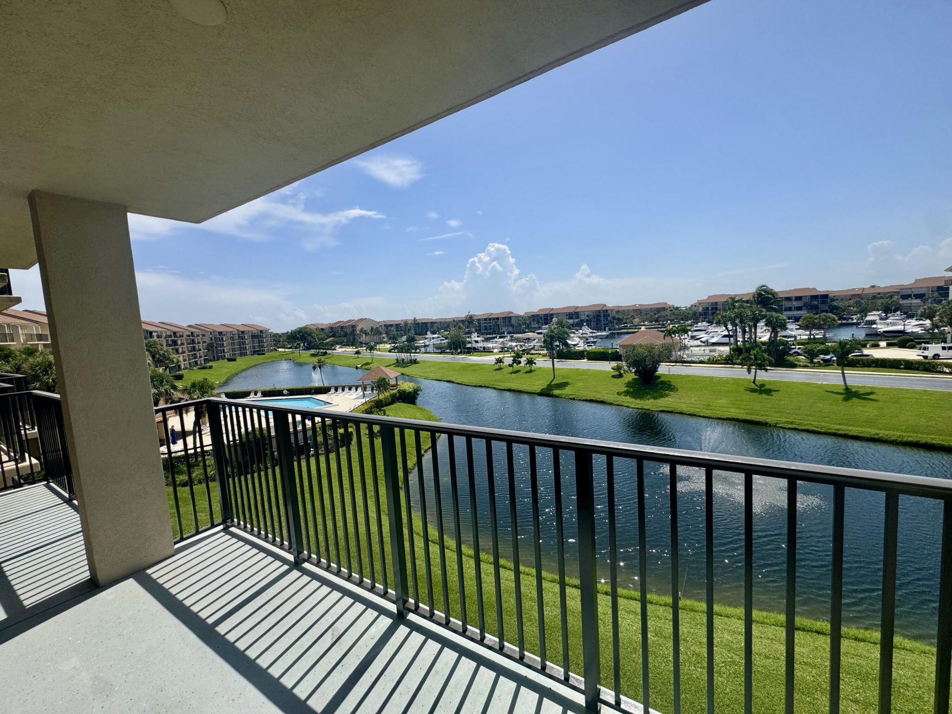 601 Seafarer Circle, Unit 405, Jupiter, FL 33477 Photo