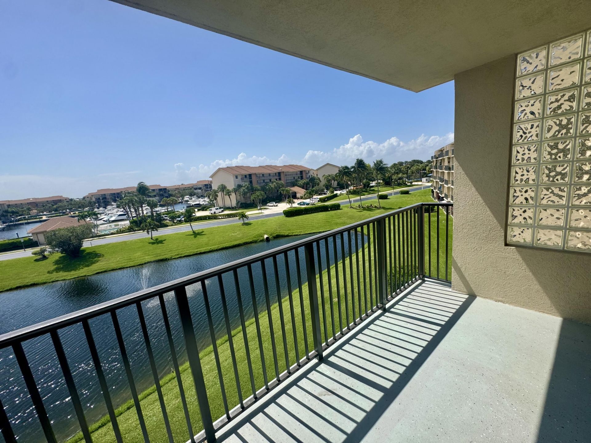 601 Seafarer Circle, Unit 405, Jupiter, FL 33477 Photo
