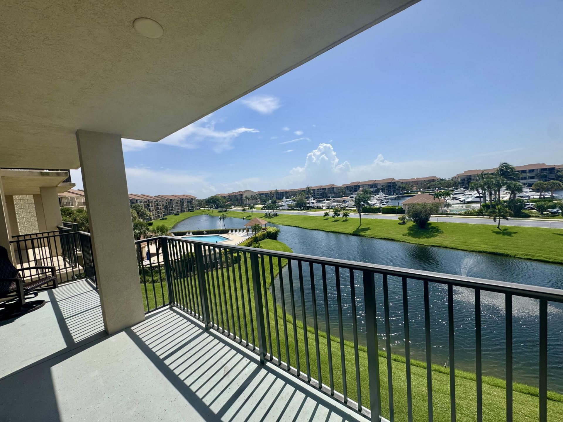 601 Seafarer Circle, Unit 405, Jupiter, FL 33477 Photo