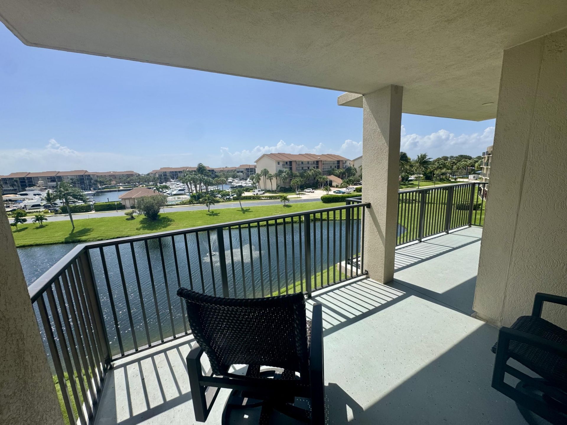 601 Seafarer Circle, Unit 405, Jupiter, FL 33477 Photo