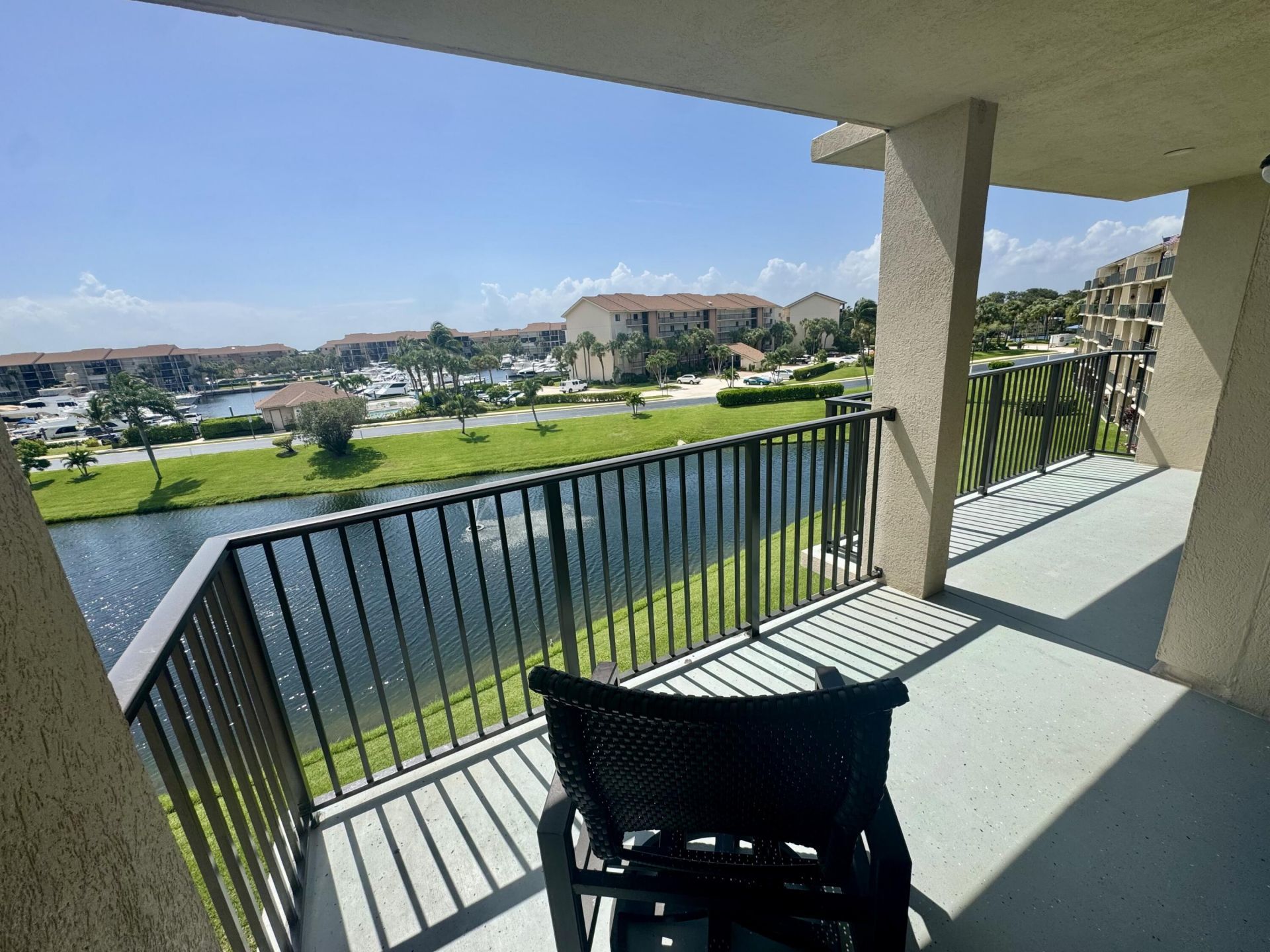 601 Seafarer Circle, Unit 405, Jupiter, FL 33477 Photo