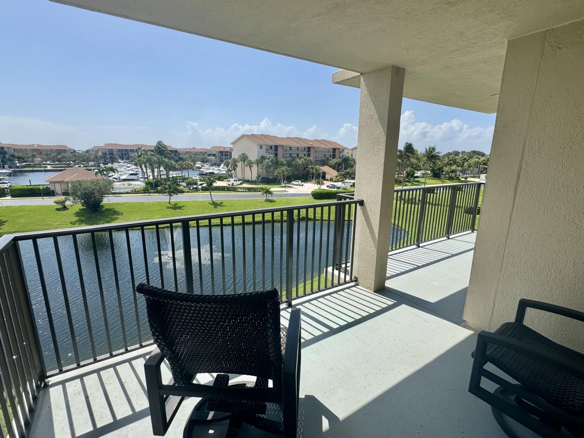 601 Seafarer Circle, Unit 405, Jupiter, FL 33477 Photo