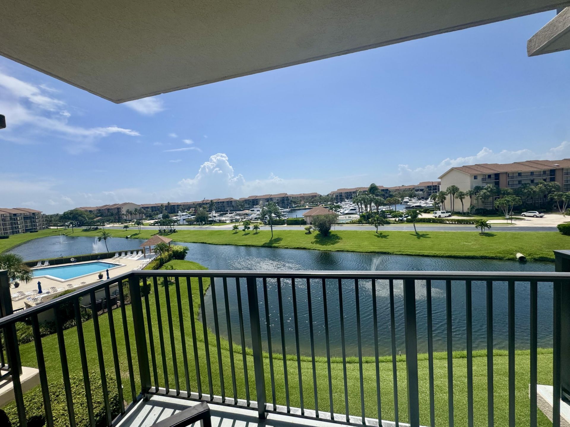 601 Seafarer Circle, Unit 405, Jupiter, FL 33477 Photo