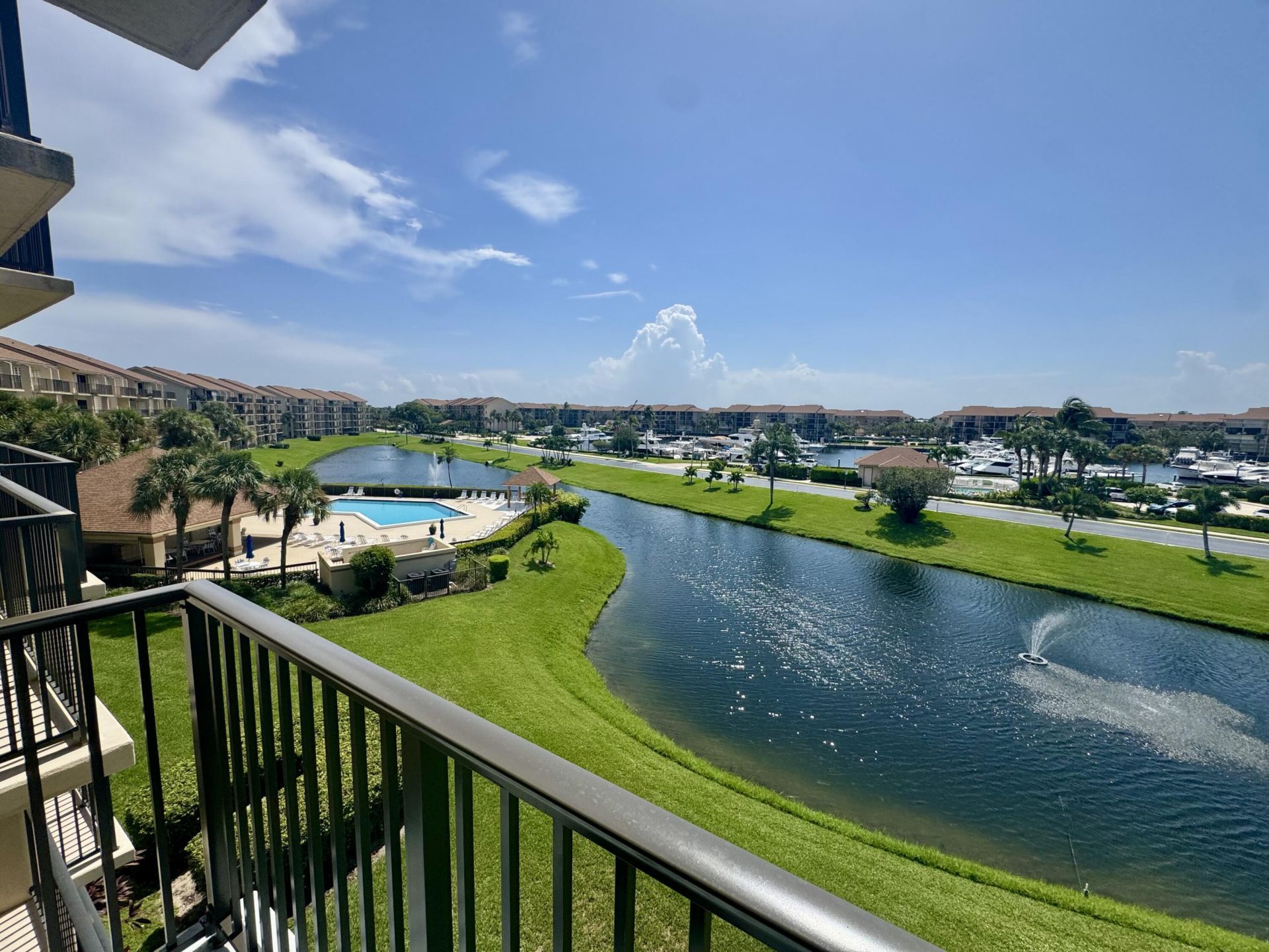 601 Seafarer Circle, Unit 405, Jupiter, FL 33477 Photo