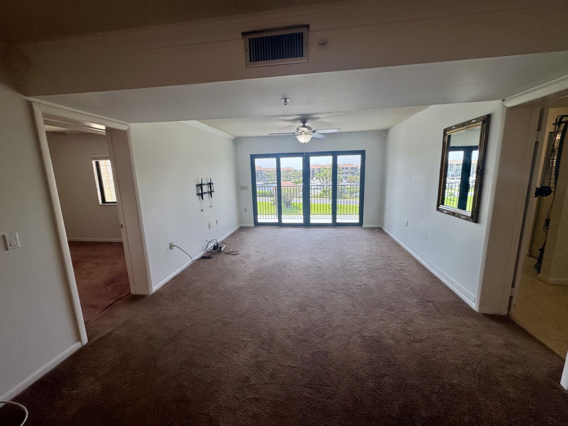 601 Seafarer Circle, Unit 405, Jupiter, FL 33477 Photo