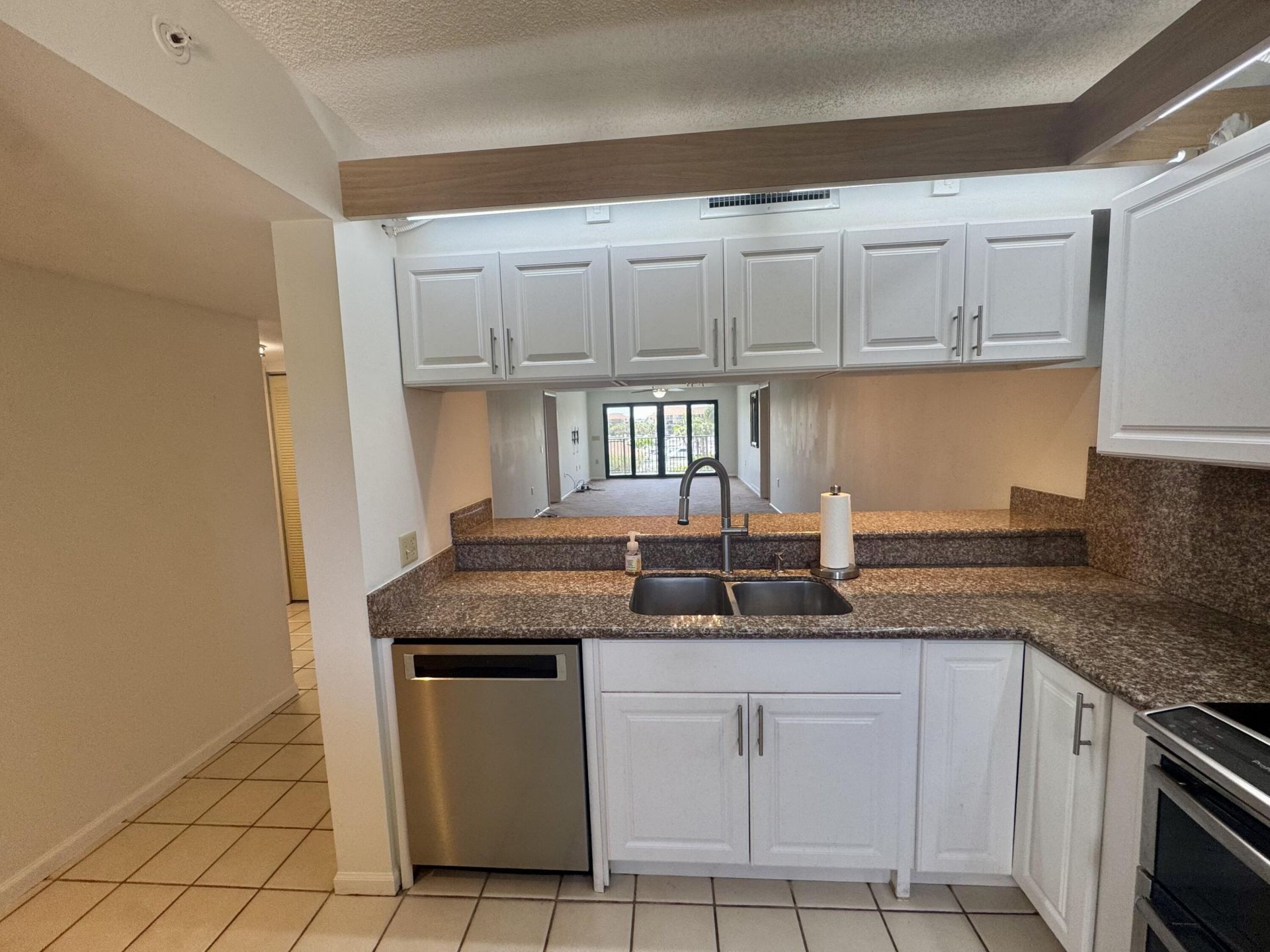 601 Seafarer Circle, Unit 405, Jupiter, FL 33477 Photo