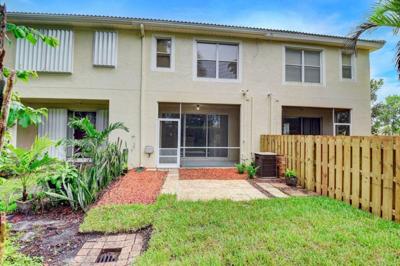 9113 Tremezzo Lane, Boynton Beach, FL 33472 Photo
