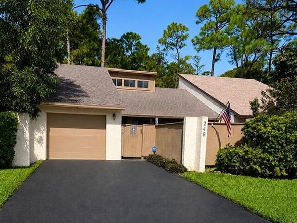 249 Pleasant Wood Drive, Wellington, FL 33414