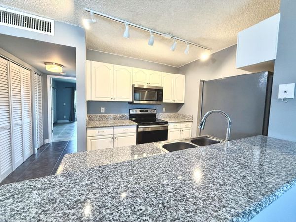 1625 Meadows Circle W, Boynton Beach, FL 33436