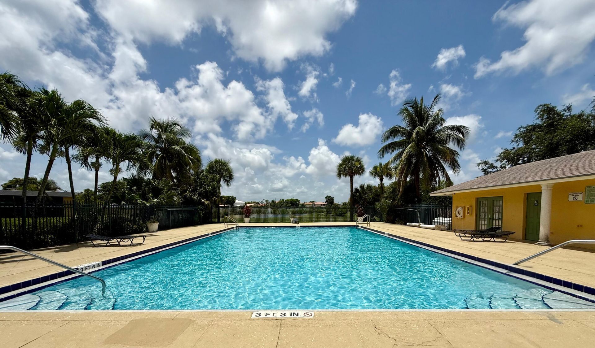 1625 Meadows Circle W, Boynton Beach, FL 33436 Photo
