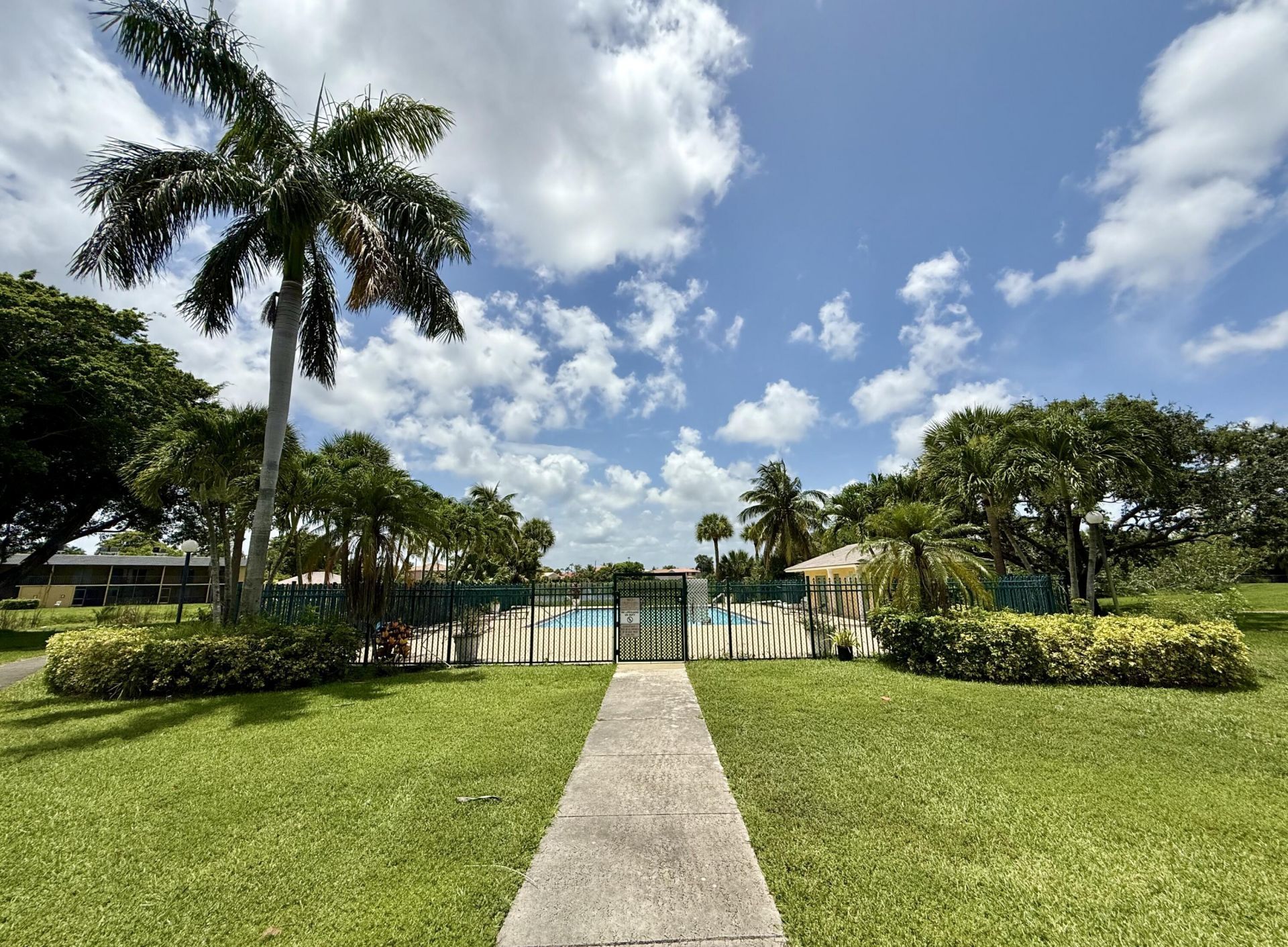 1625 Meadows Circle W, Boynton Beach, FL 33436 Photo