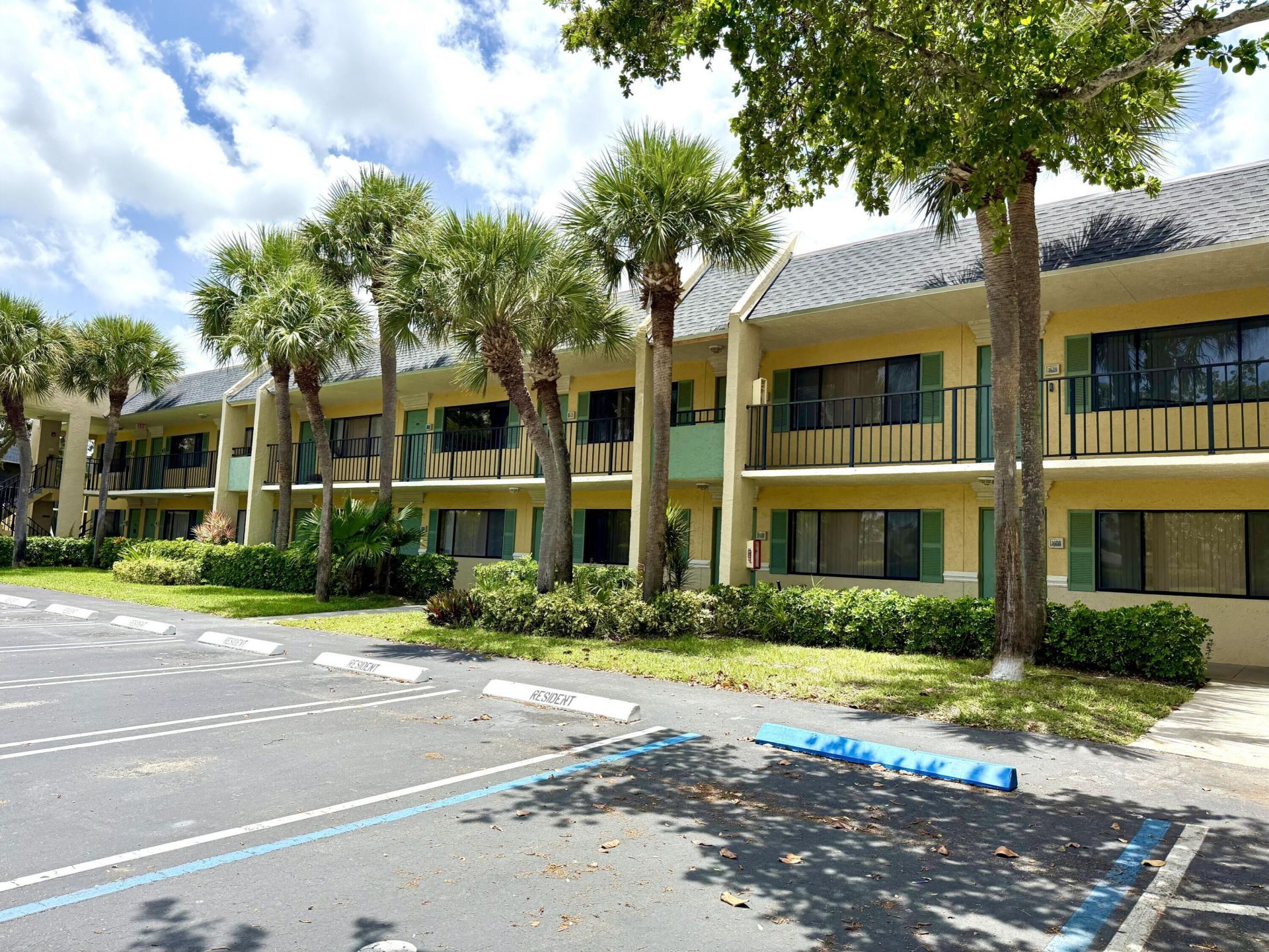 1625 Meadows Circle W, Boynton Beach, FL 33436 Photo