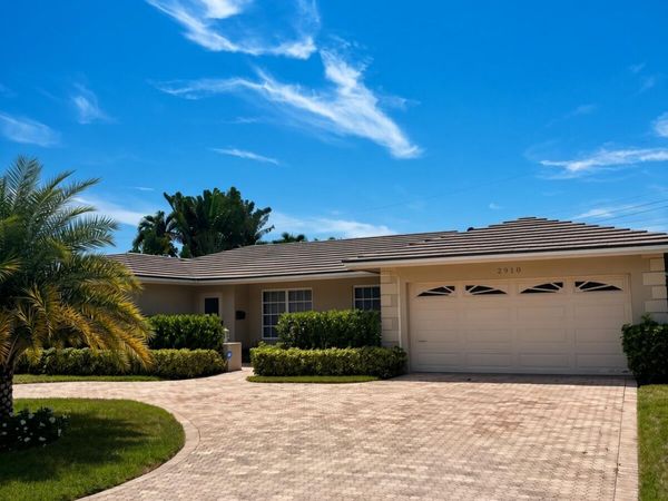 2910 NE 39TH Court, Lighthouse Point, FL 33064