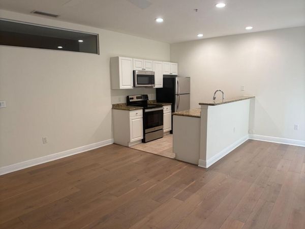150 SE 3RD Avenue, Unit 13, Miami, FL 33131