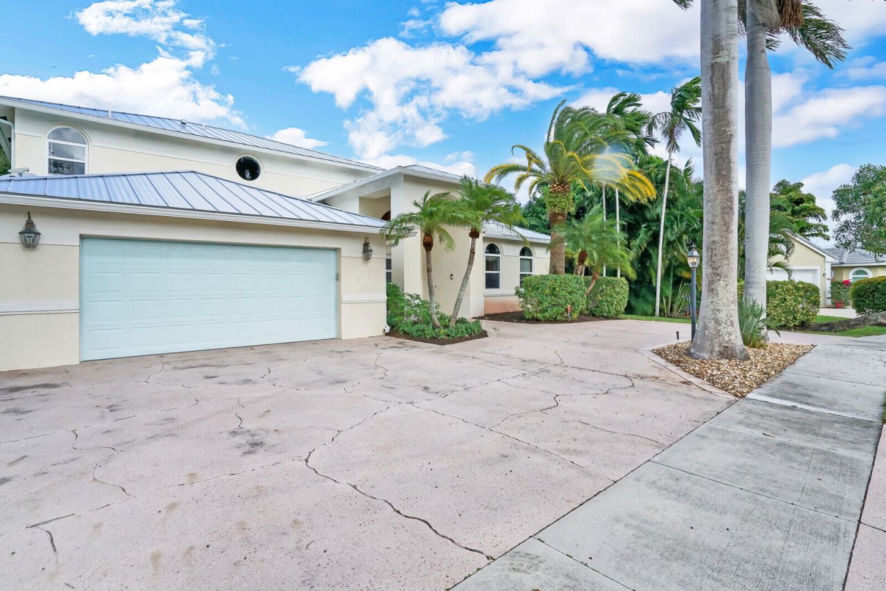 1311 NW 2nd Circle, Boca Raton, FL 33432 Photo