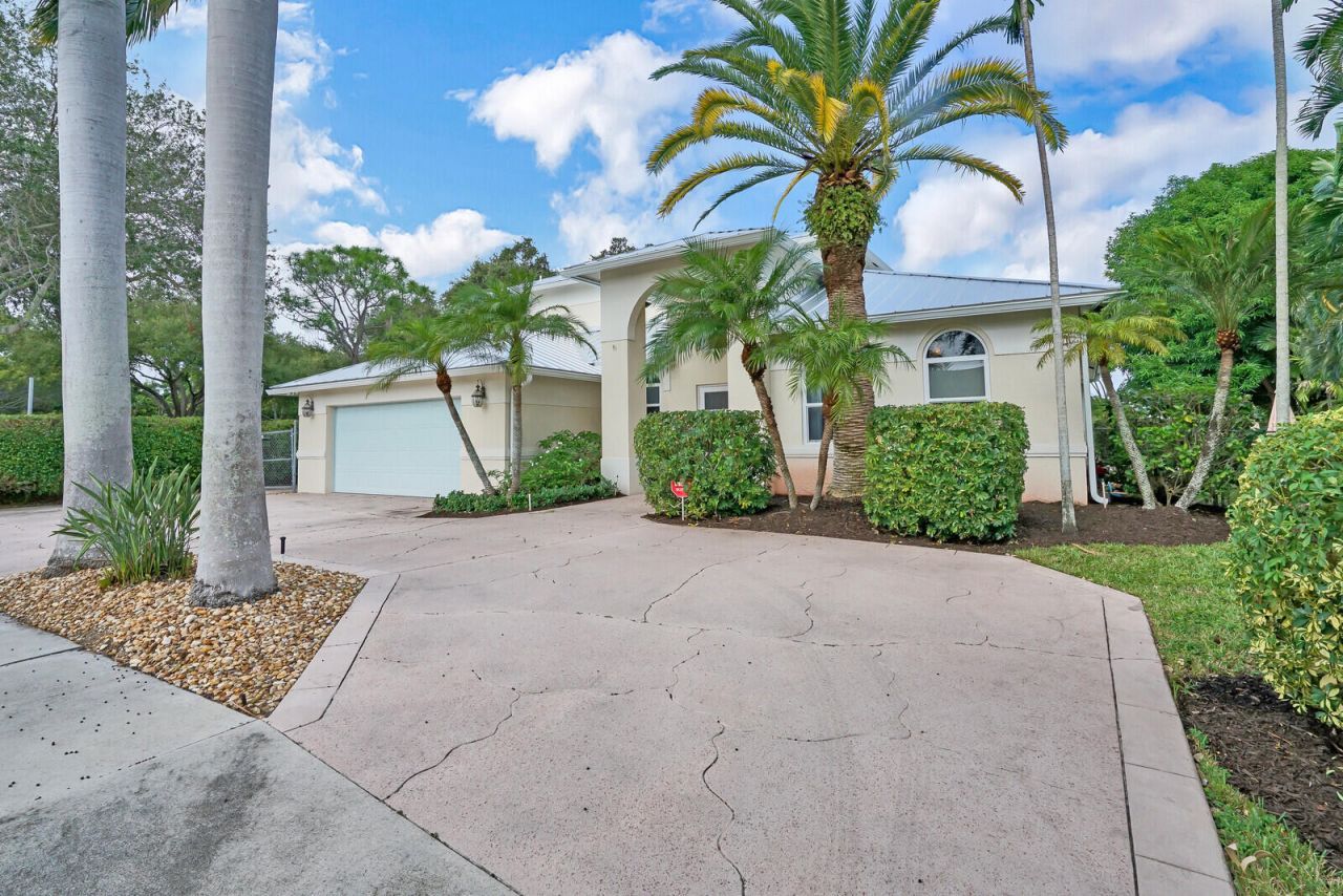 1311 NW 2nd Circle, Boca Raton, FL 33432 Photo