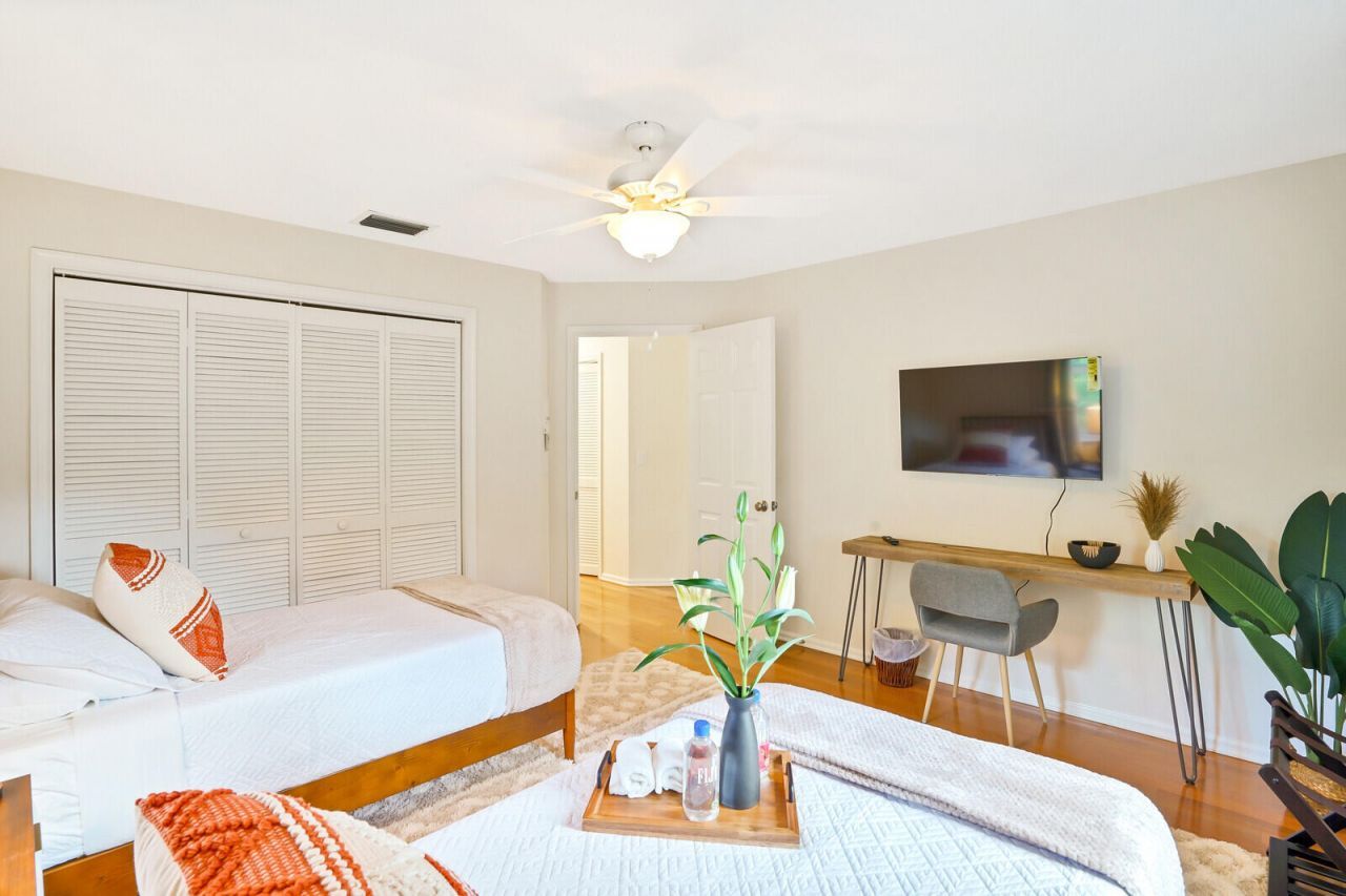1311 NW 2nd Circle, Boca Raton, FL 33432 Photo