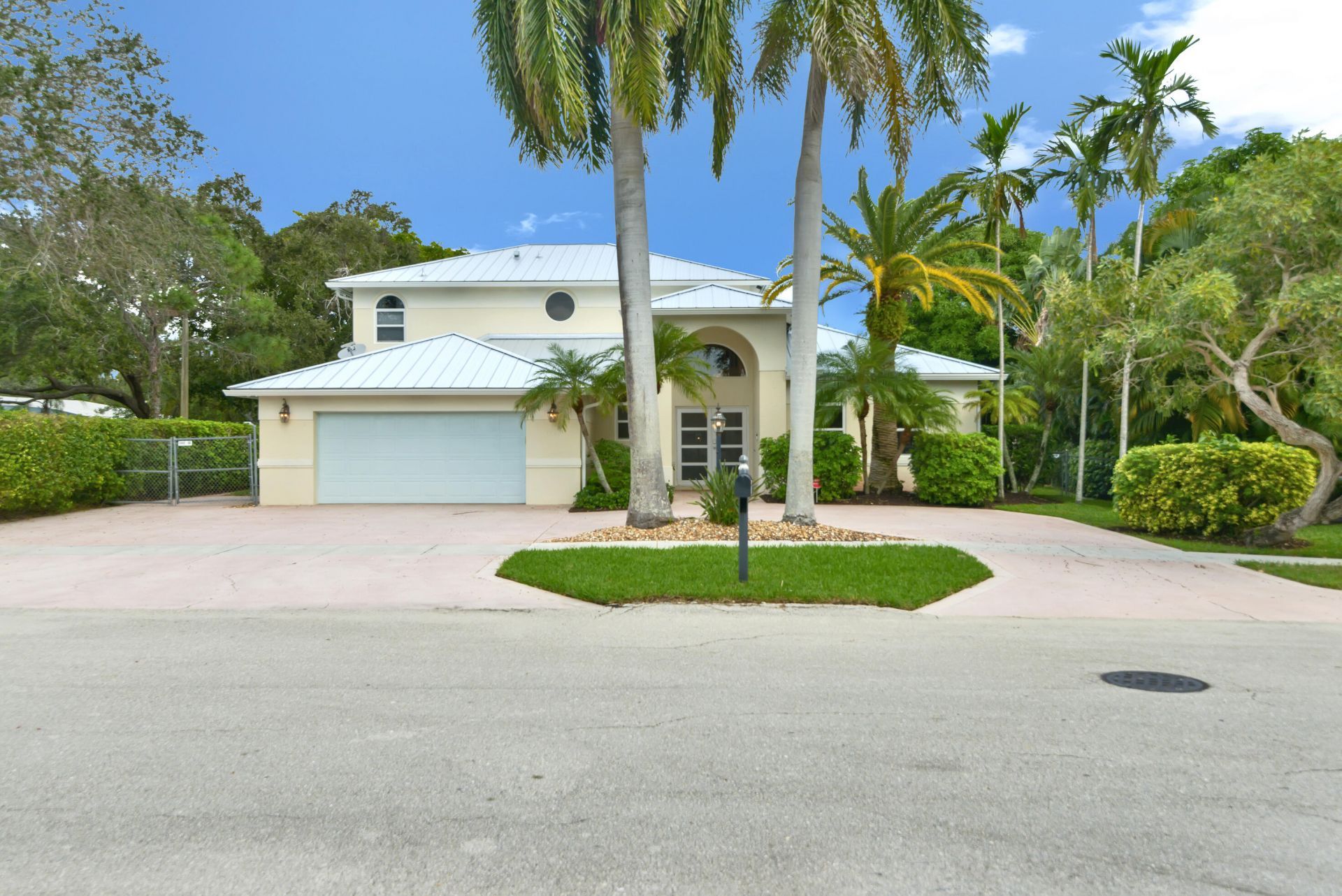 1311 NW 2nd Circle, Boca Raton, FL 33432 Photo