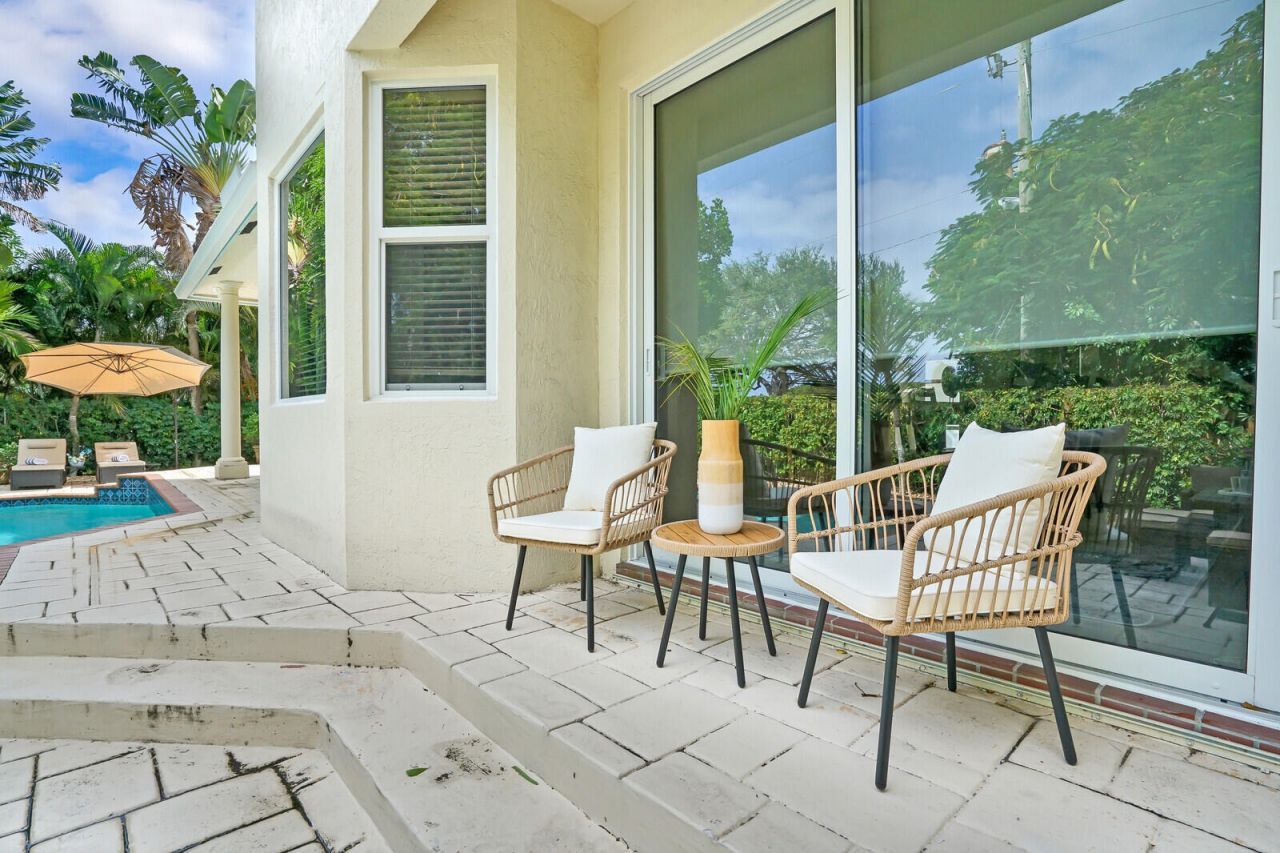 1311 NW 2nd Circle, Boca Raton, FL 33432 Photo