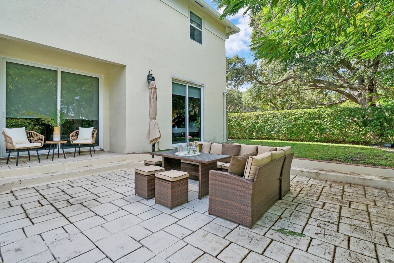 1311 NW 2nd Circle, Boca Raton, FL 33432 Photo