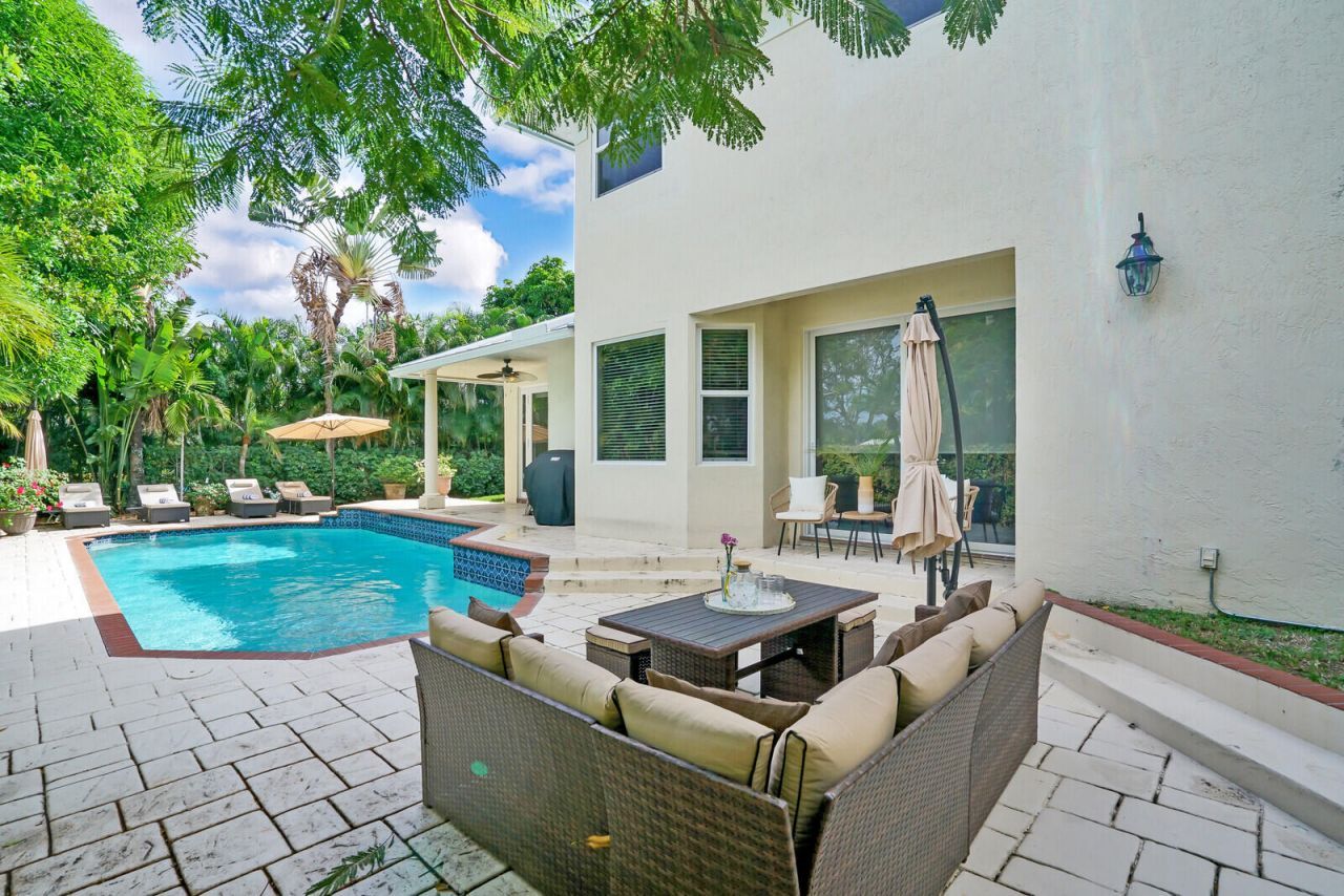 1311 NW 2nd Circle, Boca Raton, FL 33432 Photo