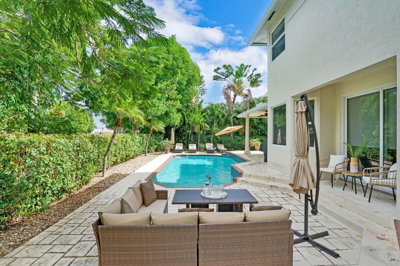 1311 NW 2nd Circle, Boca Raton, FL 33432 Photo
