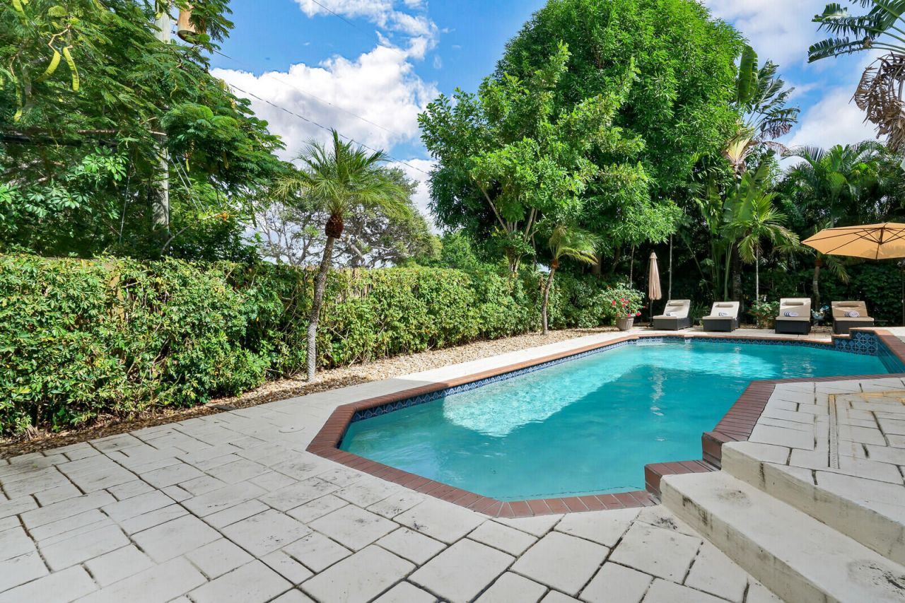 1311 NW 2nd Circle, Boca Raton, FL 33432 Photo