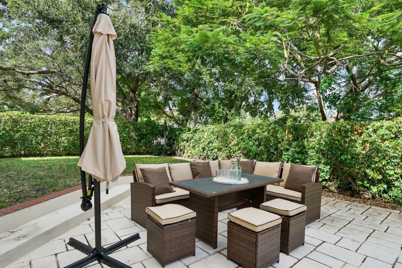 1311 NW 2nd Circle, Boca Raton, FL 33432 Photo