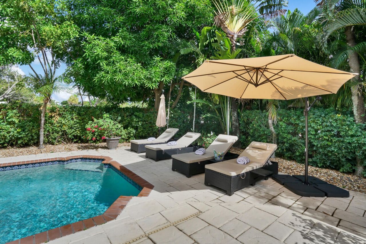 1311 NW 2nd Circle, Boca Raton, FL 33432 Photo
