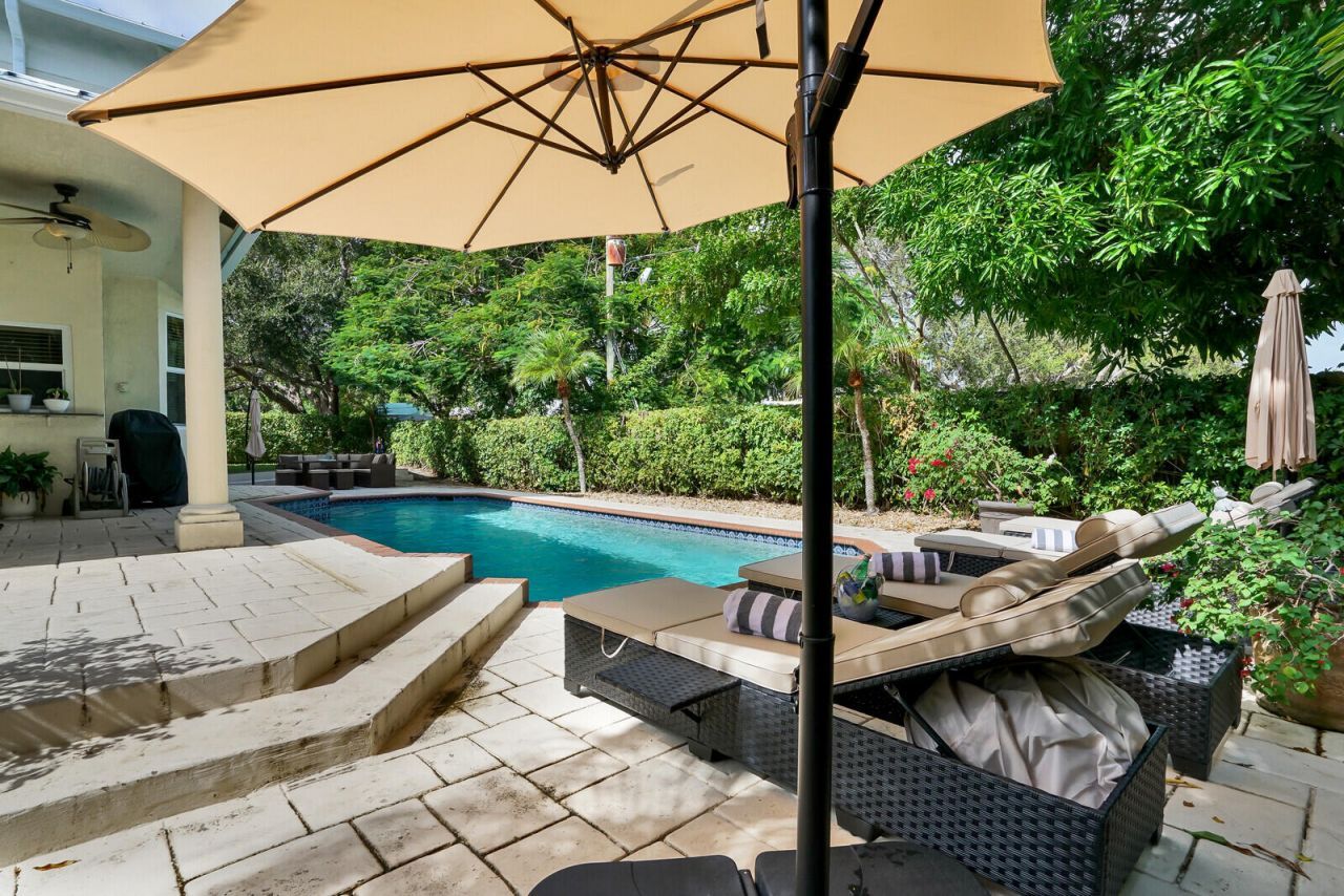 1311 NW 2nd Circle, Boca Raton, FL 33432 Photo