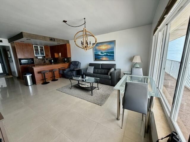 300 Oregon Street, Unit 506, Hollywood, FL 33019 Photo