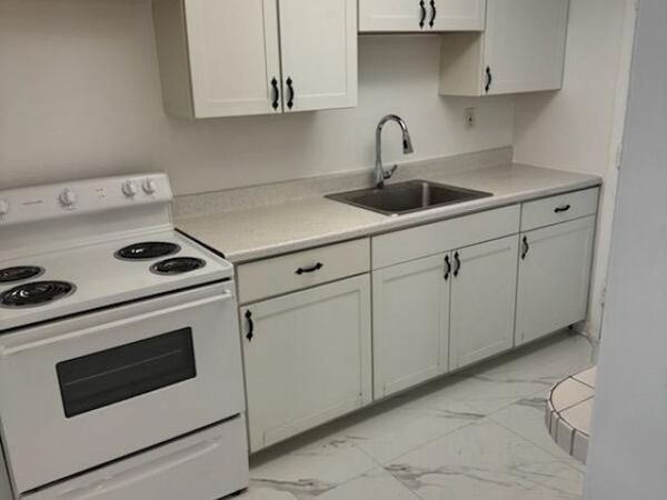 2285 NE 172nd Street, Unit 12, North Miami Beach, FL 33160