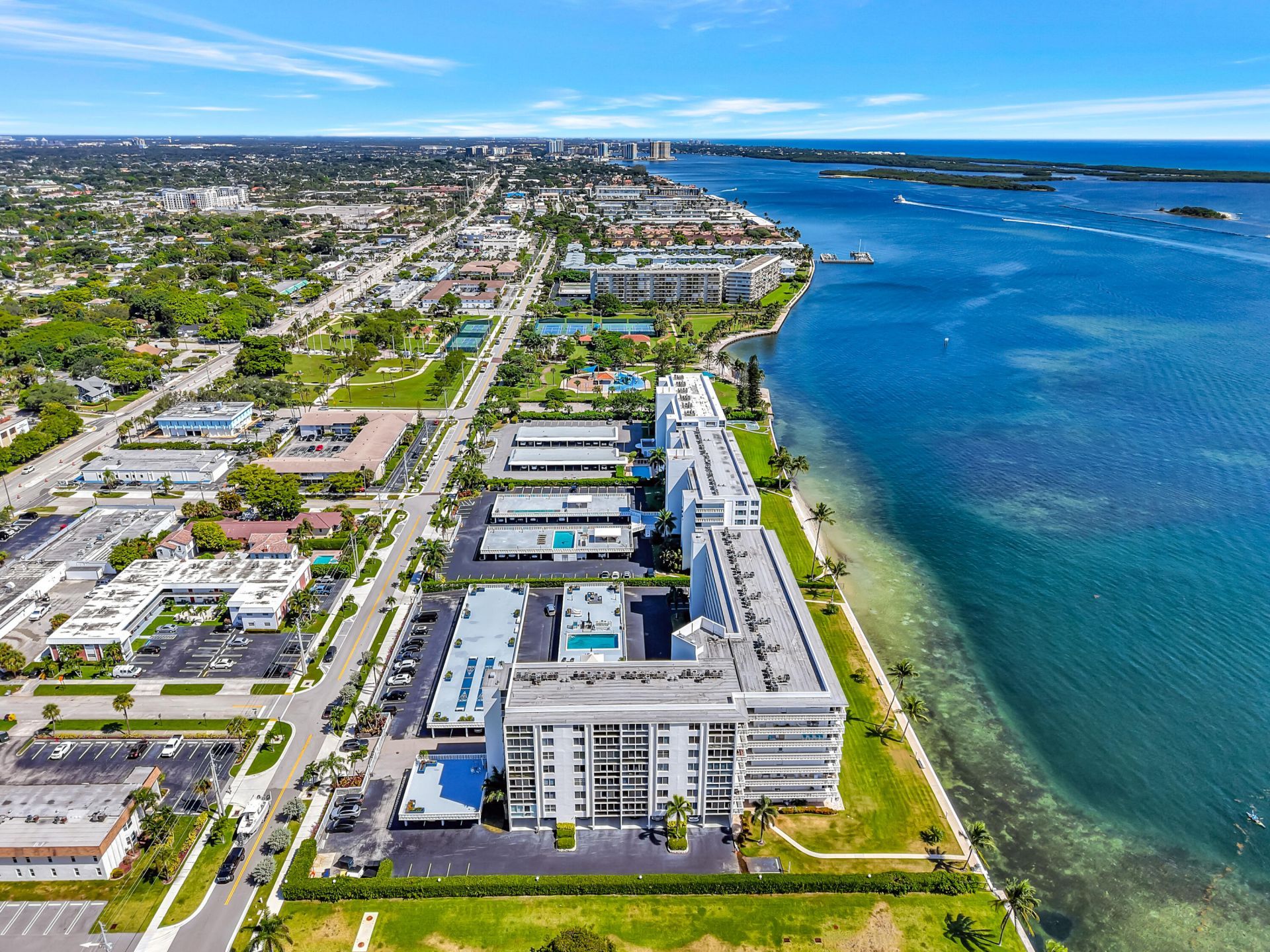 301 Lake Shore Drive, Unit 302, Lake Park, FL 33403 Photo