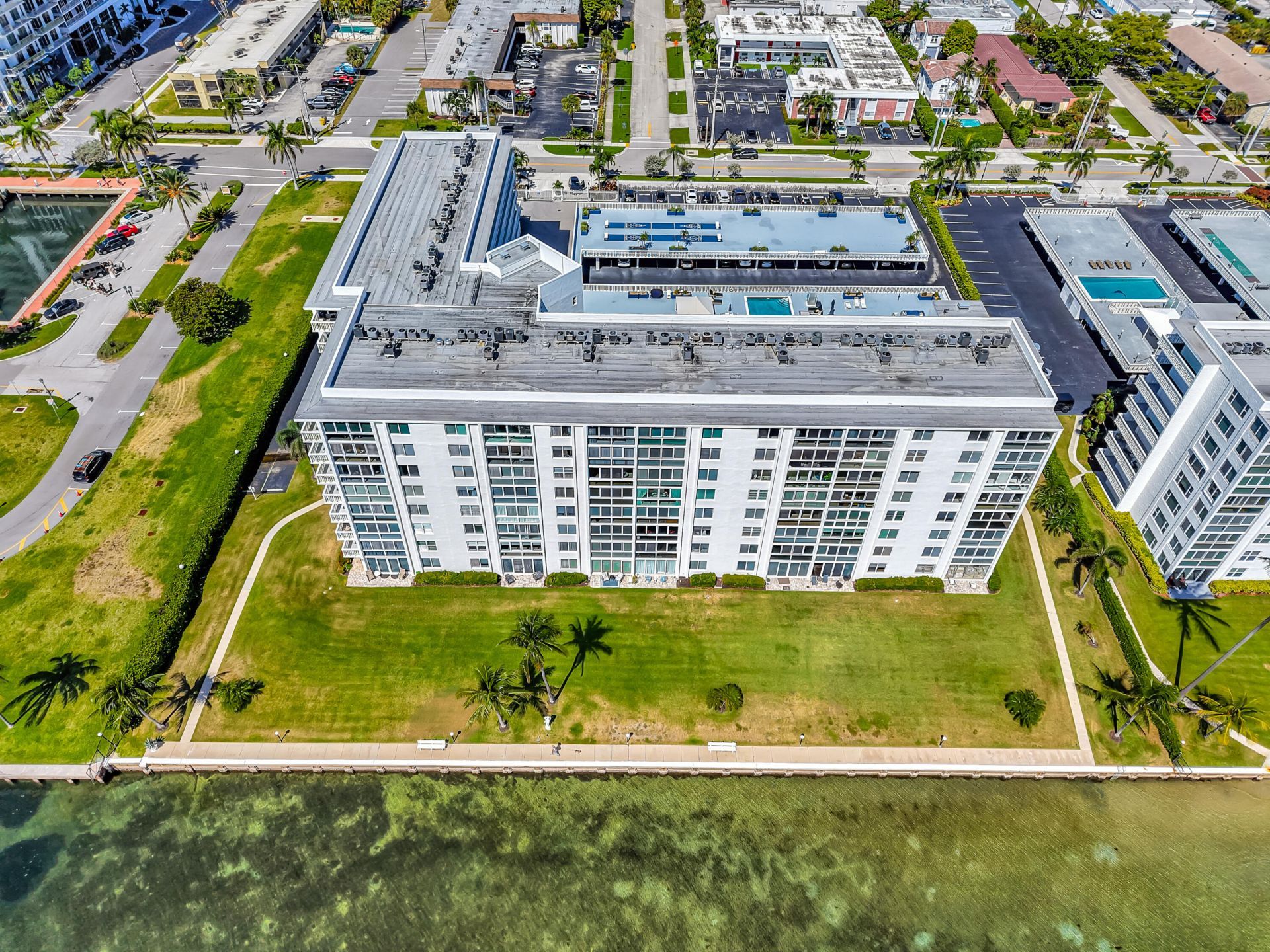 301 Lake Shore Drive, Unit 302, Lake Park, FL 33403 Photo