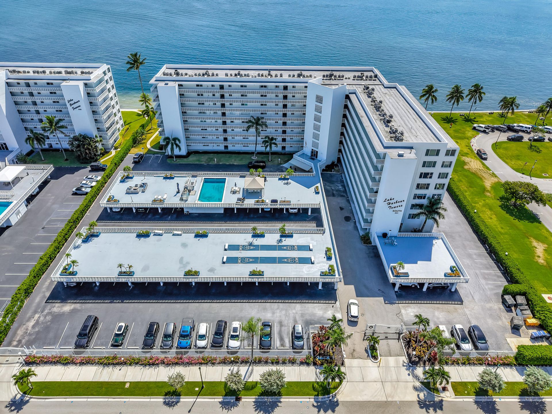 301 Lake Shore Drive, Unit 302, Lake Park, FL 33403 Photo