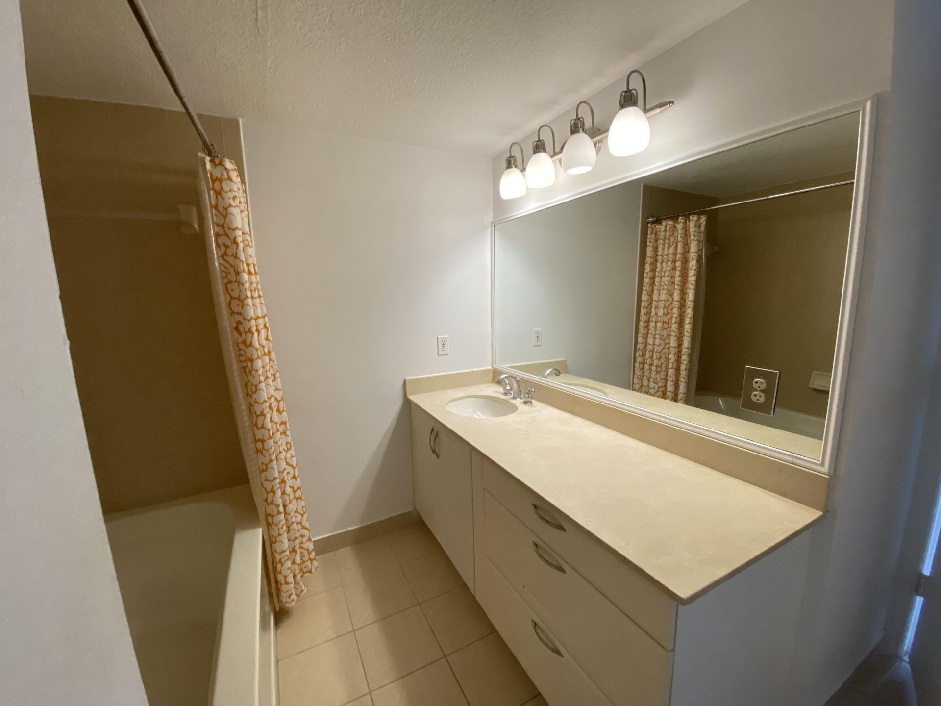 511 Lucerne Avenue, Unit 313, Lake Worth Beach, FL 33460 Photo