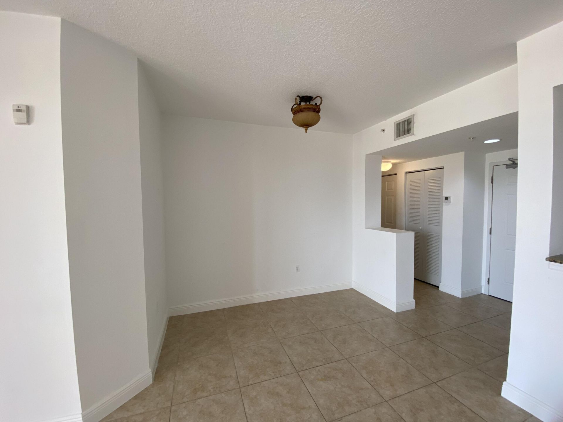 511 Lucerne Avenue, Unit 313, Lake Worth Beach, FL 33460 Photo