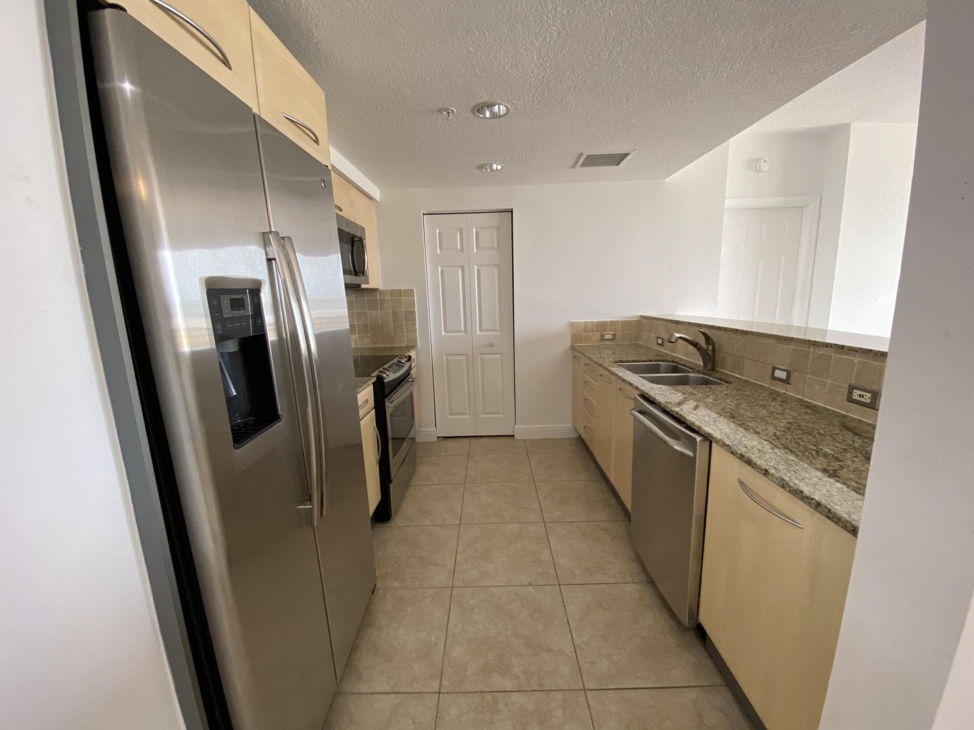 511 Lucerne Avenue, Unit 313, Lake Worth Beach, FL 33460 Photo